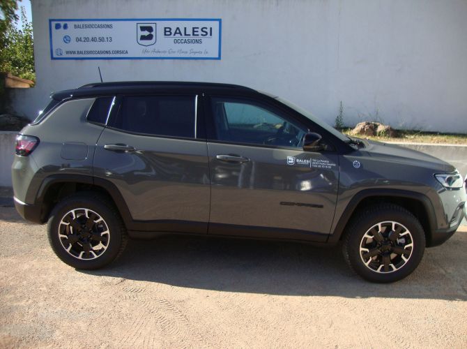 JEEP	COMPASS TRAILHAWK	4XE HYBRIDE 1,3 TURBO 240	HYDRO BLUE	- 